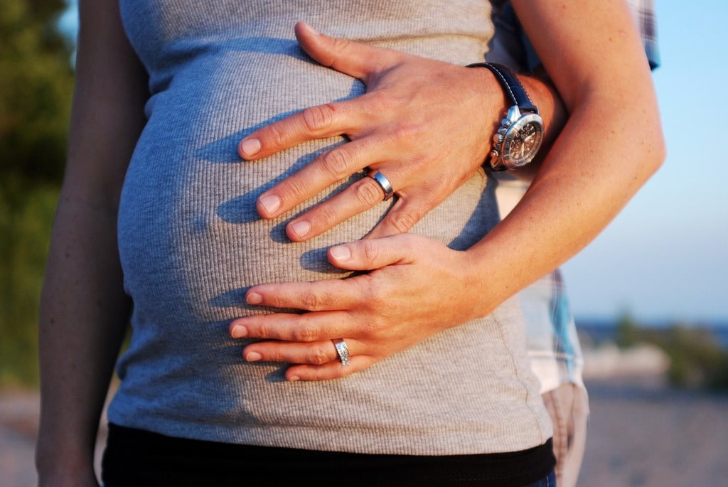 L'importance de faire appel à un photographe de grossesse à Grenoble